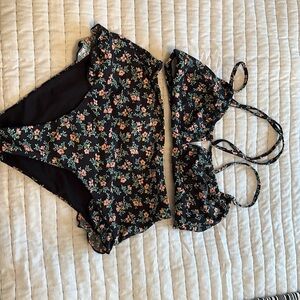 Billabong High waisted xs bikini- black with pink flowers- xs